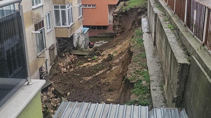 Edirne'de Şiddetli Sağanak Kaydı: İstinat Duvarı Yıkıldı, Binalarda Hasar Oluştu