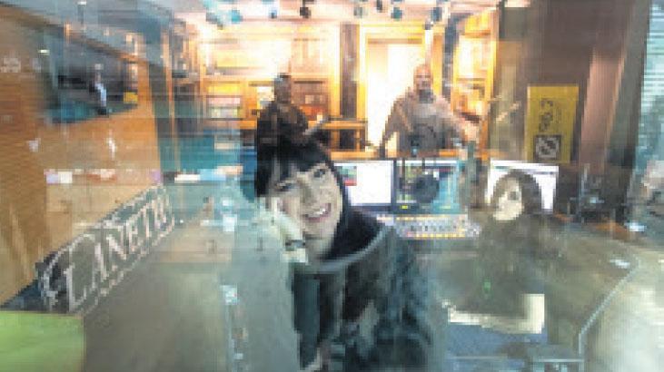 Radyo Eksen DJ'leri Sevgililer Günü Öncesi Müzik Şöleni Sunacak