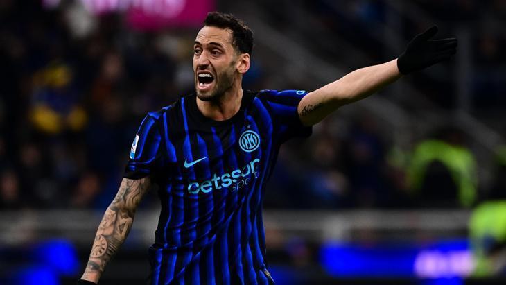 Hakan Çalhanoğlu'ndan Inter'e Kötü Haber: Sakatlık Paniği