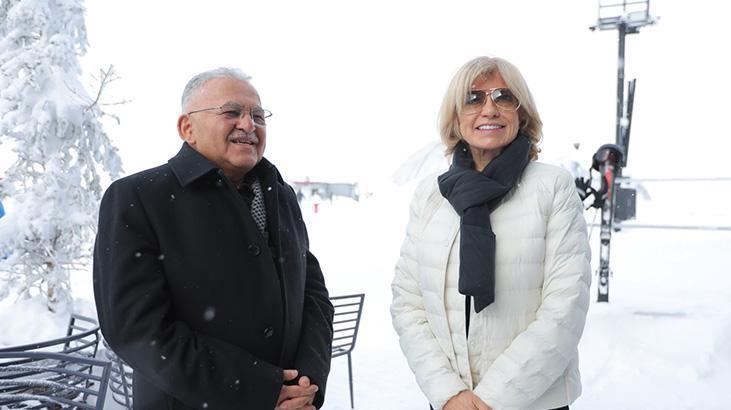 Eski Başbakan Tansu Çiller, Erciyes'te Tatil Yaparken Görüntülendi