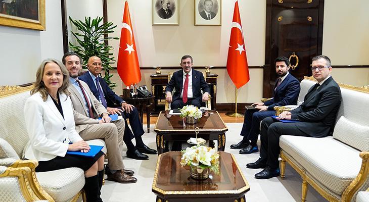 Cumhurbaşkanı Yardımcısı Yılmaz, ABD Büyükelçisi Barrack ile Bir Araya Geldi
