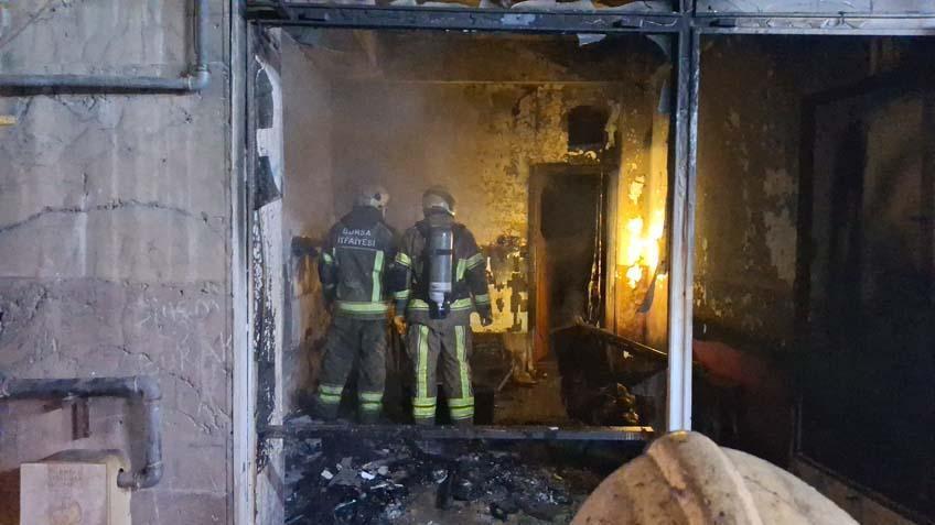Bursa'da Çay Ocağında Panik Yaratan Yangın