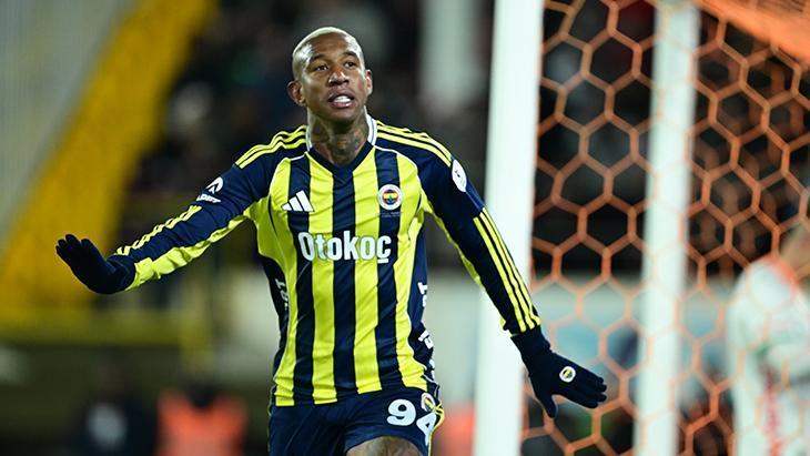 Fenerbahçe'nin Yıldız Oyuncusu Talisca, Sahneye Çıktı: Attığı Gollerle Takımını Öne Geçirdi