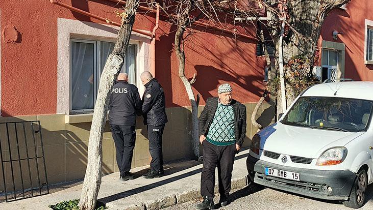 Yalnız Yaşayan Kadın Evinde Ölü Bulundu