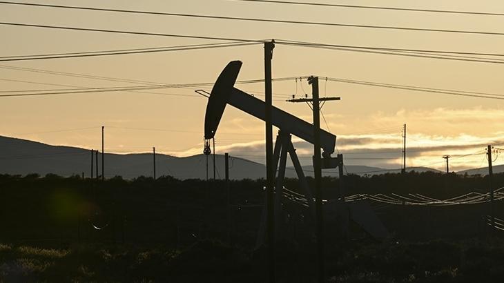 Petrol Fiyatları 2026'da Belirsizliklerle Dolu Bir Seyir İzleyecek: 55-65 Dolar Bandı Beklentisi