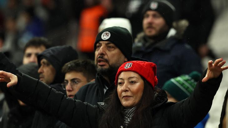 Beşiktaş Taraftarından Yönetime İstifa Çağrısı