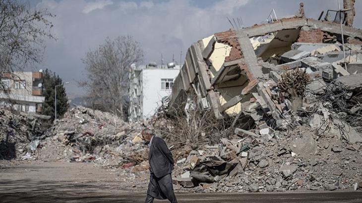 Depremde Yıkılan Grand İsias Oteli Davasında Karar: Kamu Görevlilerine Hapis Cezası