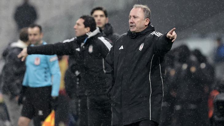 Beşiktaş Teknik Direktörü Sergen Yalçın'dan Maç Sonrası Değerlendirmeler ve Transfer Politikası