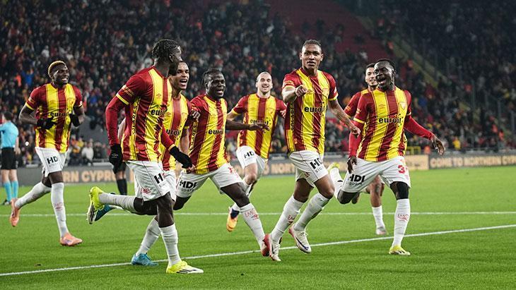Göztepe, Çaykur Rizespor'u Evinde 3-1 Mağlup Etti