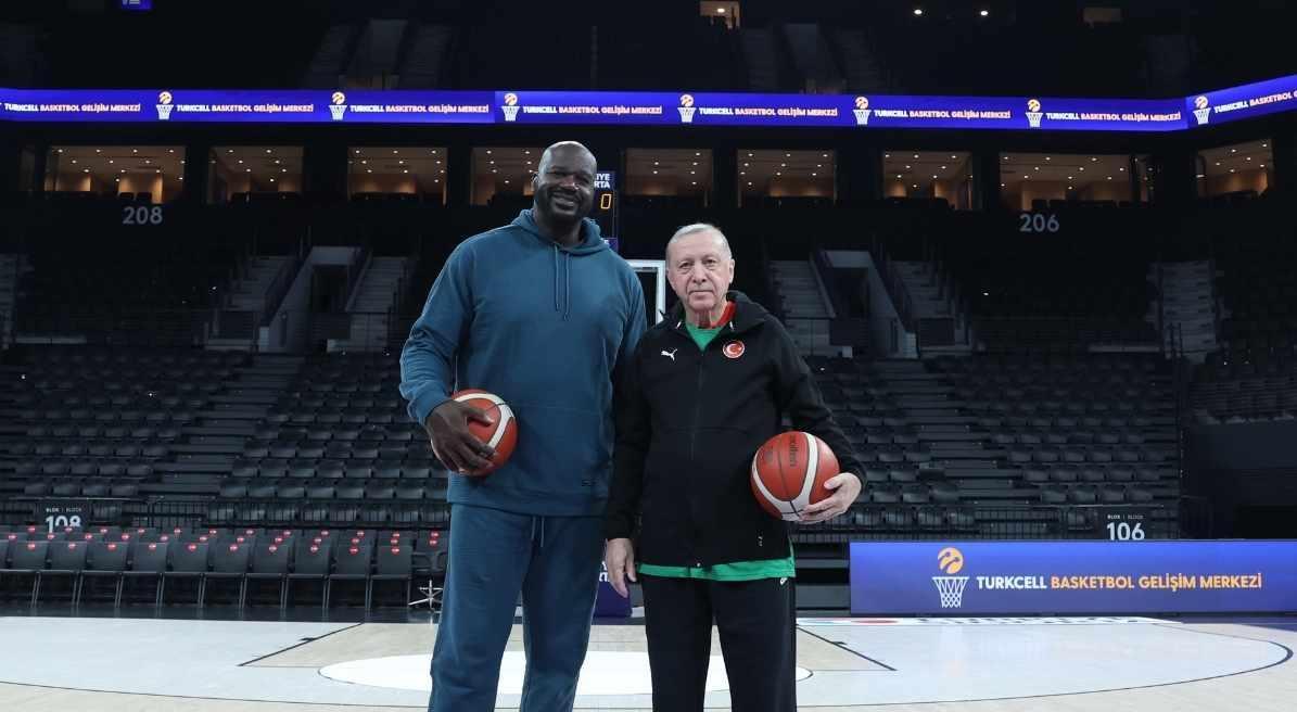 Cumhurbaşkanı Erdoğan, Efsanevi Basketbolcu Shaquille O'Neal ile Sahada Buluştu