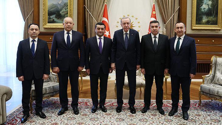 Erdoğan, Özbekistan Heyetiyle Cumhurbaşkanlığı Külliyesi'nde Bir Araya Geldi