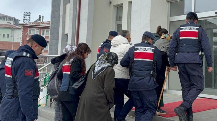 65 Yıl Önce Vefat Eden Kadının Kimliğiyle Dolandırıcılık: 4 Yakınına Gözaltı