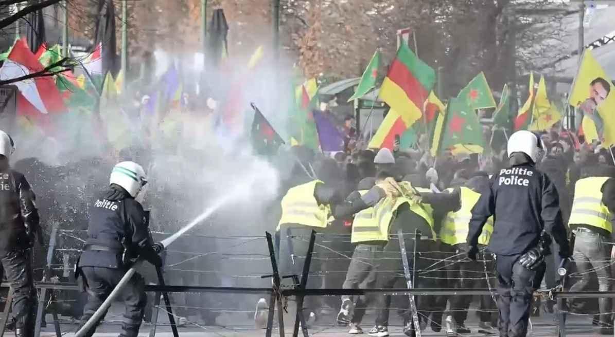 Avrupa Sokakları YPG/SDG Destekçilerinin Eylemleriyle Karıştı: Polis Müdahalesi