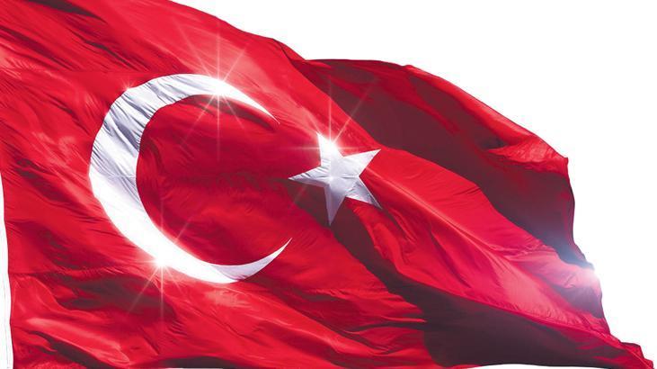Türk Bayrağına Yapılan Saldırıya Kırmızı Beyaz Tepki: Sokaklar Ay-Yıldızla Donatıldı