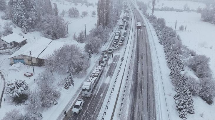 Uşak-Ankara Karayolu Kar Nedeniyle Ulaşıma Kapandı
