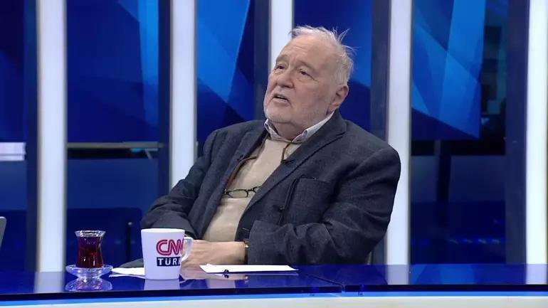 İlber Ortaylı'dan Bayrak Provokasyonuna Sert Tepki: "Bu Türlü Eylemler Çılgınlıktır"