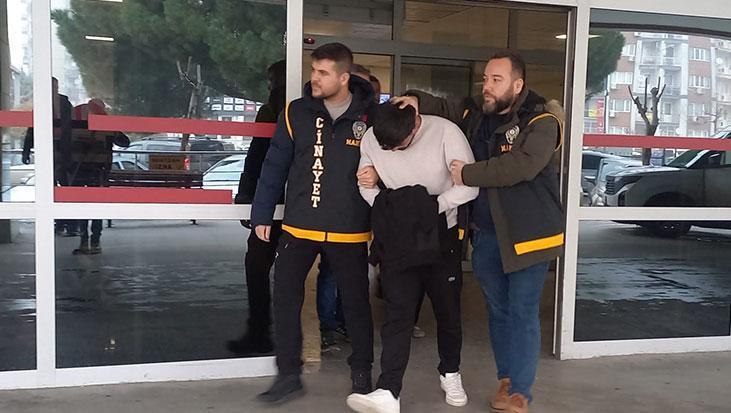 Manisa'da Kuyumcu Soygunu: Şüpheliler Ormanda Saklanan Altınlarla Birlikte Yakalandı