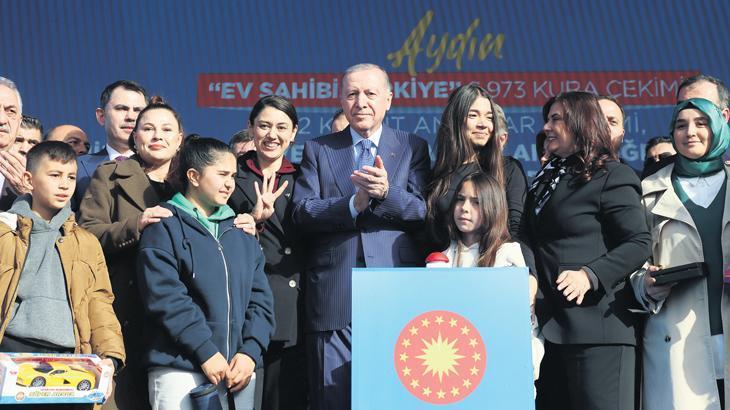 Erdoğan Aydın'da Sosyal Konut ve Şehir Hastanesi Açılışlarında Bulundu: "Üç Yıldır Neredeydin Özgür Efendi?"