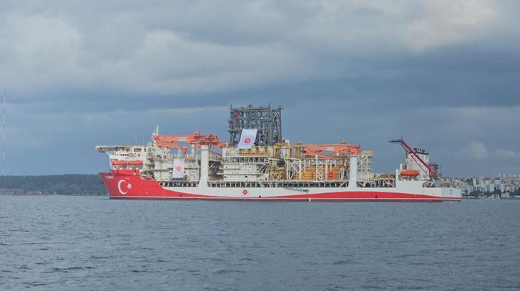 'Yıldırım' Sondaj Gemisi, Tarihi Çanakkale Boğazı'ndan Geçti
