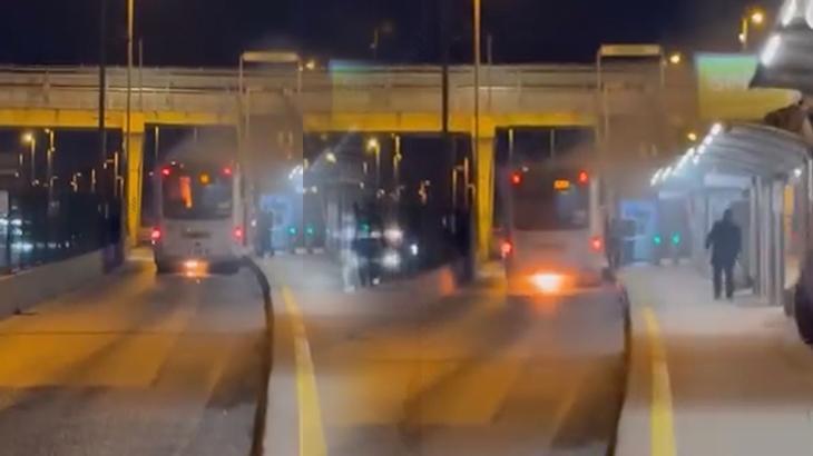 Üsküdar Metrobüsünde Motor Kısmında Yangın: Seferler Kısa Süreli Durdu