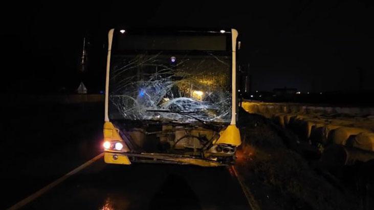 İETT Otobüsüyle Hafif Ticari Araç Çarpıştı: 1 Ölü, 1 Yaralı