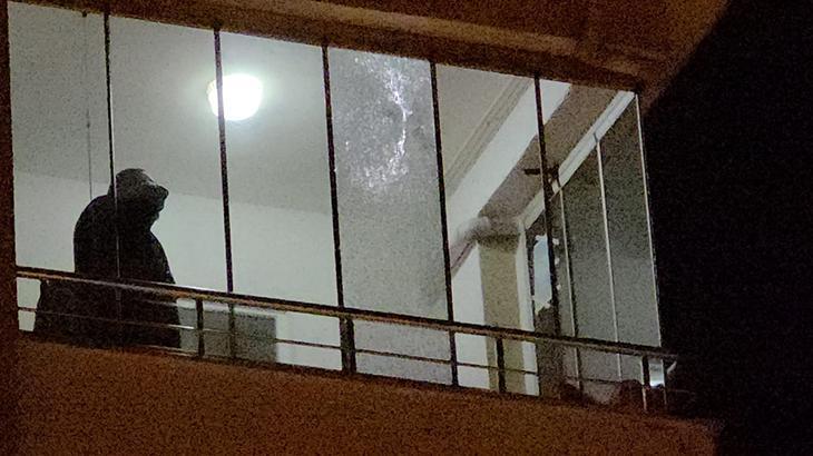 Beşinci Kattan Balkona Yorgun Mermi İsabet Etti: Yaralı Yok