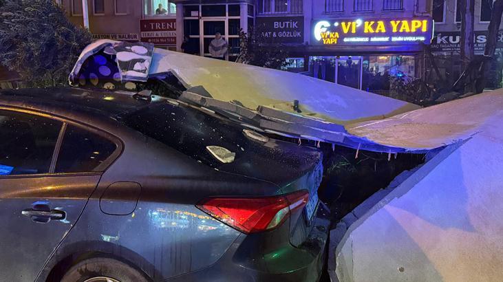 Beylikdüzü'nde Şiddetli Rüzgar Dehşeti: Bina Cephesi Araç Üzerine Düştü