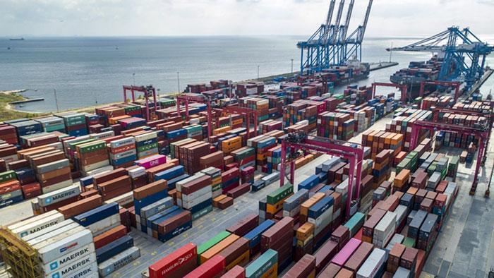 Türkiye'nin İhracatı 2025'te Rekor Seviyeye Ulaştı