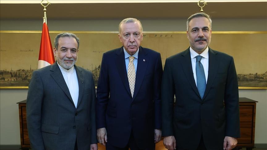 Cumhurbaşkanı Erdoğan, İranlı Mevkidaşı ile Görüştü