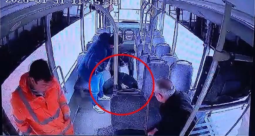 Otobüs Yolculuğu Ani Bir Sağlık Kriziyle Bölündü: Epilepsi Nöbeti Kamerada