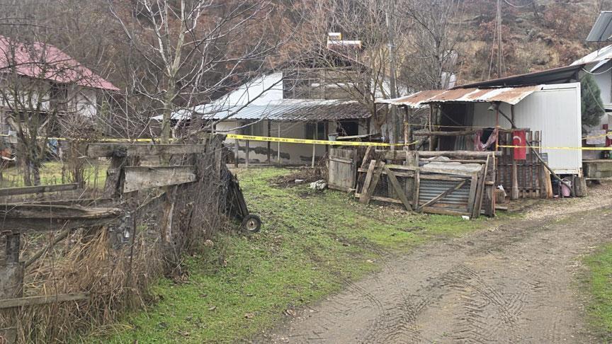 Bolu'da Heyelan Tehdidi: 3 Ev Boşaltıldı, Bölgede Çalışmalar Sürüyor