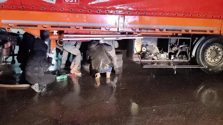Şırnak'ta Büyük Uyuşturucu Operasyonu: 142 Kilogram Metamfetamin Ele Geçirildi, 2 Kişi Gözaltına Alındı