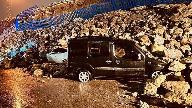 Hatay'da Yağışların Tetiklediği İstinat Duvarı Çöktü: Araçlar Hasar Gördü