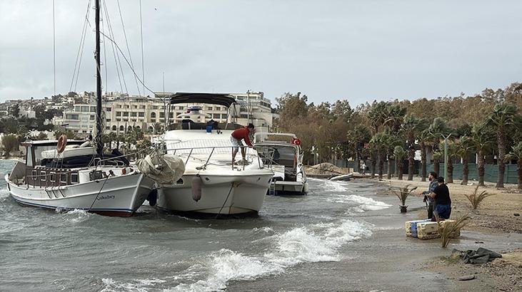 Bodrum'da Şiddetli Fırtına Deniz Ulaşımını Aksattı, Tekneler Sahile Sürüklenerek Karaya Oturdu