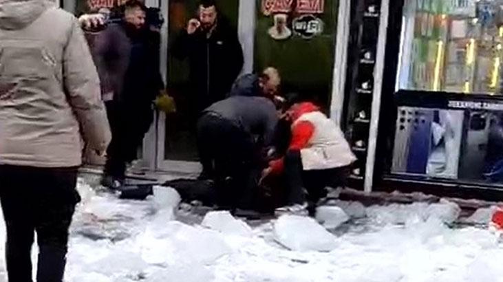 Ağrı'da Çatıdan Düşen Kar Kütlesi Vatandaşı Yaraladı