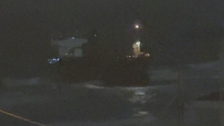 İstanbul'da Gemi Karaya Oturdu: Sarıyer Sahillerinde Yaşanan Olayda Kurtarma Çalışmaları Başladı