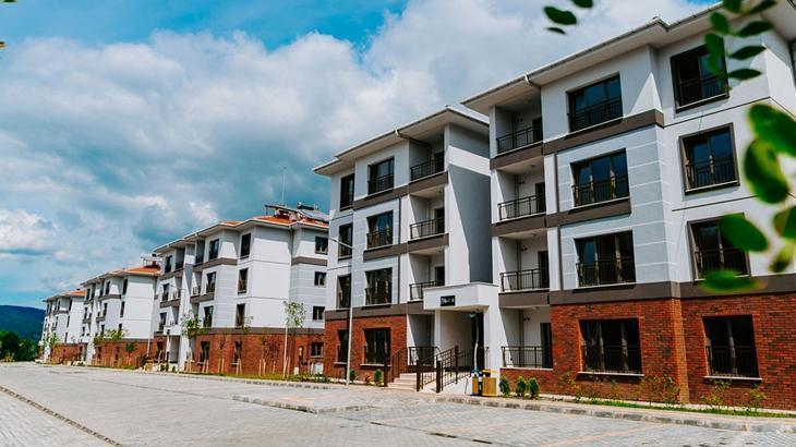 TOKİ Sosyal Konut Kura Çekimleri Hız Kesmeden Devam Ediyor: Yeni Haftada 10 İl Belirlenecek