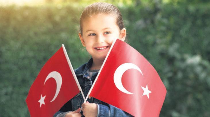 Okullar ‘Bayrak’ Temasıyla Yeniden Açıldı: İkinci Dönem Başladı