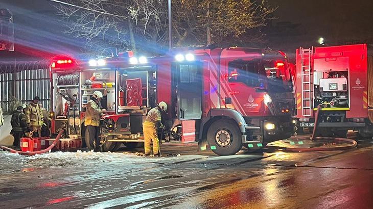 Avcılar'da Tekstil Deposunda Büyük Yangın: Maddi Hasar Meydana Geldi