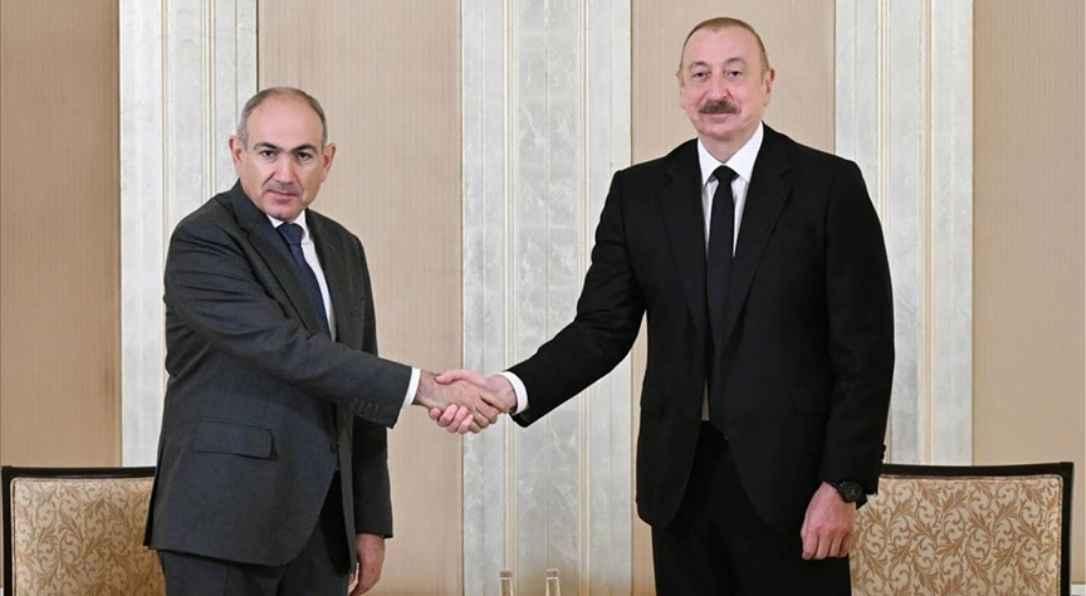 Aliyev ve Paşinyan, Barış Süreci İçin Abu Dabi'de Bir Araya Geldi