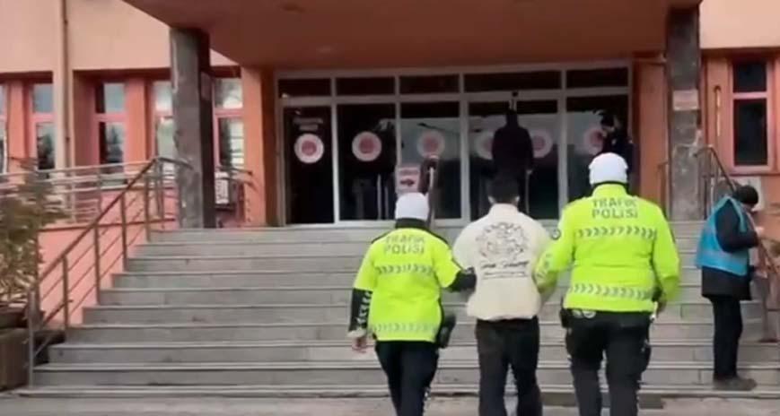 Karabük'te Dur İhtarına Uymayan Ehliyetsiz Sürücüye Ağır Ceza