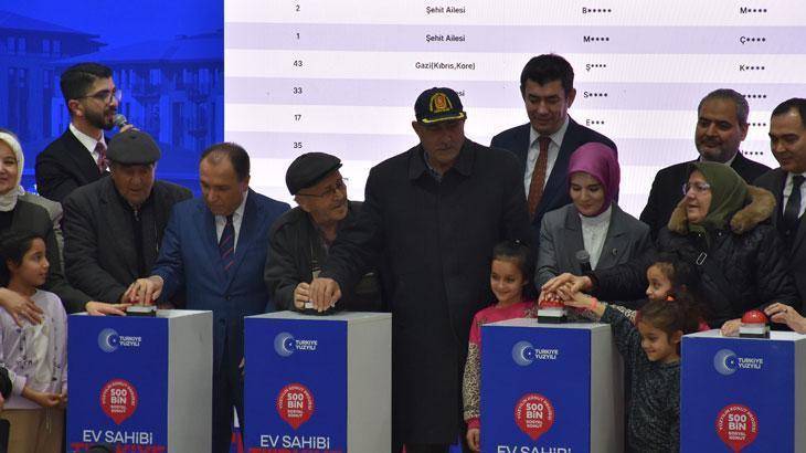 Bakan Göktaş Afyonkarahisar'da Sosyal Konut Kura Çekilişinde Vatandaşlara Seslendi