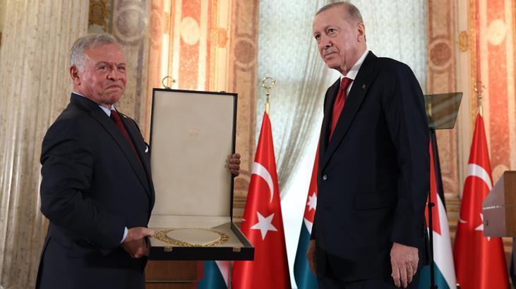 Ürdün Kralı Erdoğan'ı Dolmabahçe'de Karşıladı: Üst Düzey Görüşmeler ve Devlet Nişanı