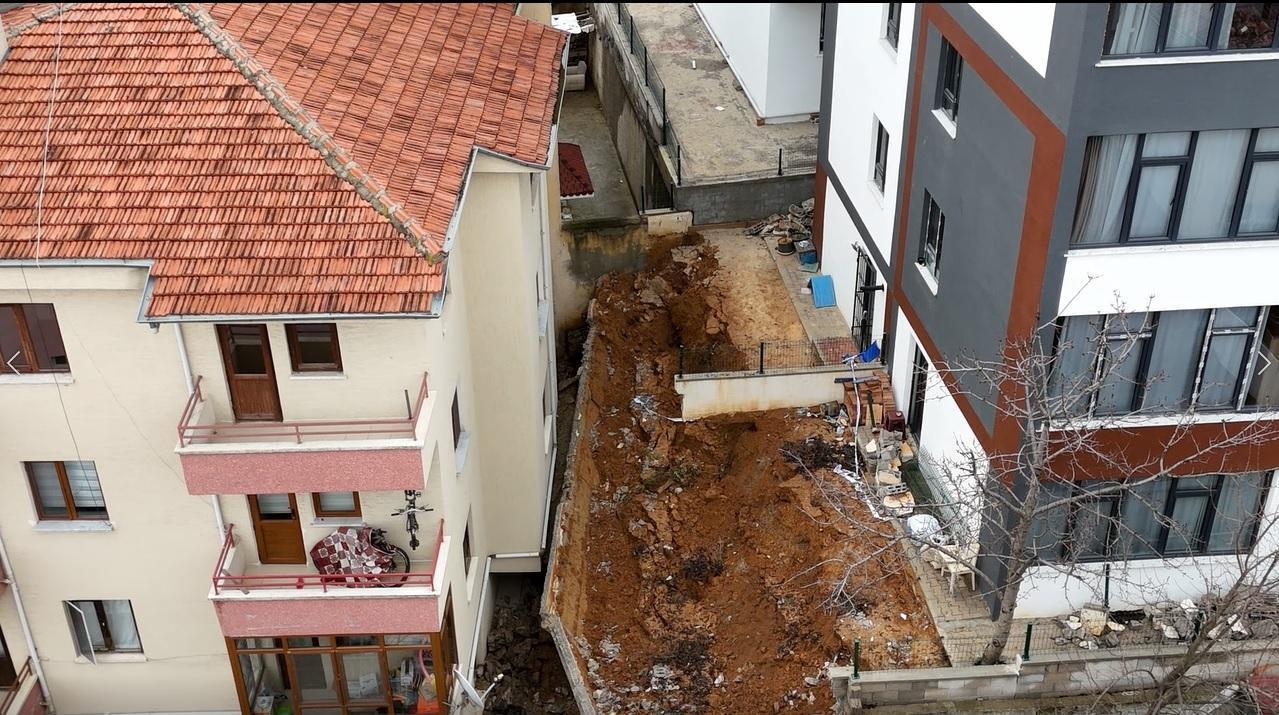 Ankara'da İstinat Duvarı Çöktü, 81 Kişi Tahliye Edildi