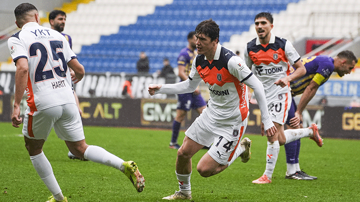 Başakşehir Üstünlüğünü Sürdürdü: Eyüpspor Deplasmanında Galip Geldi