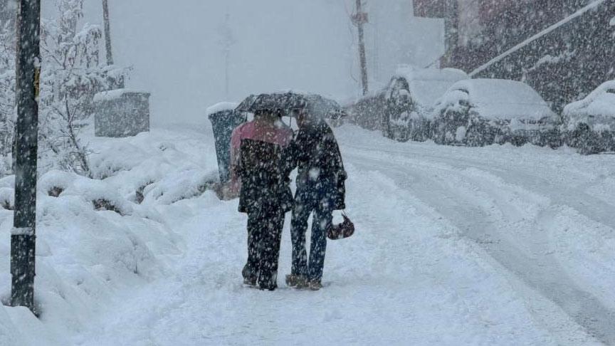 Yoğun Kar Yağışı Beytüşşebap'ta Eğitime Bir Gün Ara Verdi