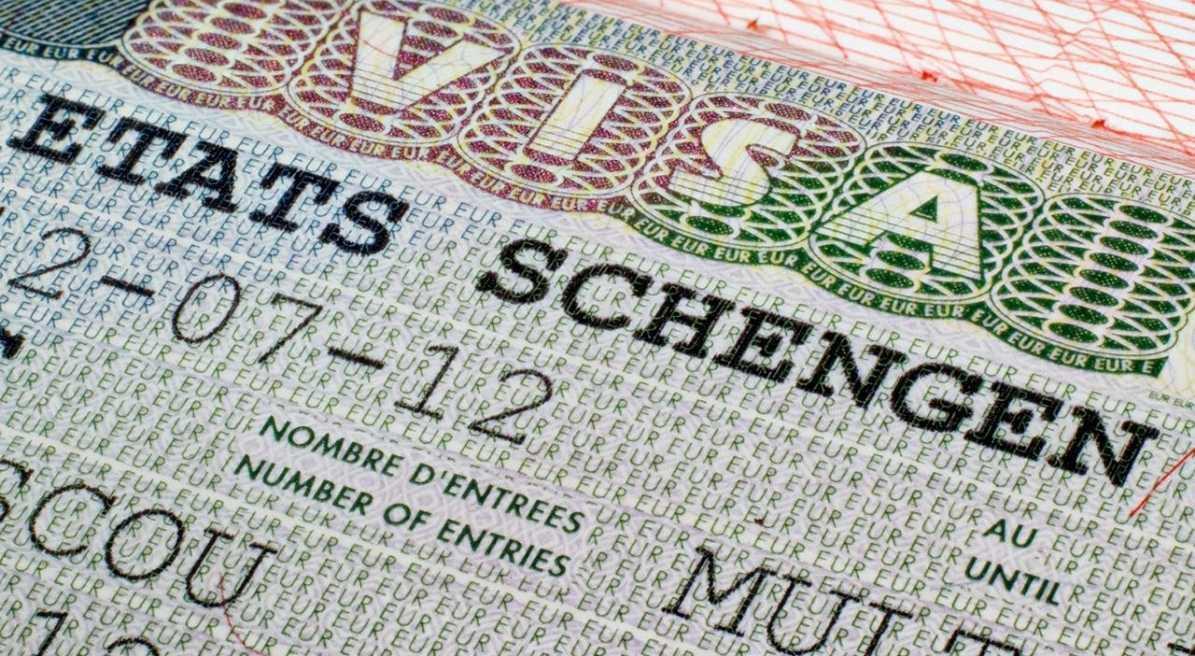 Avrupa Birliği'nden Gürcistan'a Vize Uygulaması: Diplomatik ve Hizmet Pasaportları Askıya Alınıyor