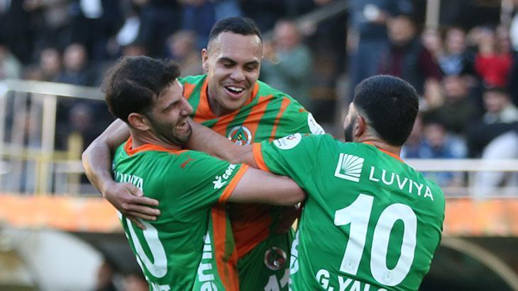 Alanyaspor, Konyaspor'u Evinde 2-1 Mağlup Etti