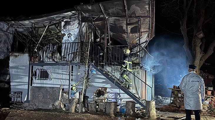 Uşak'ta Prefabrik Evde Çıkan Yangında Çift Hayatını Kaybetti