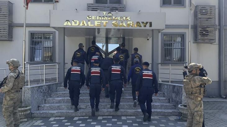 Aydın'da Kan Donduran Olay: Arazi Anlaşmazlığı Annesinin Hayatına Mal Oldu